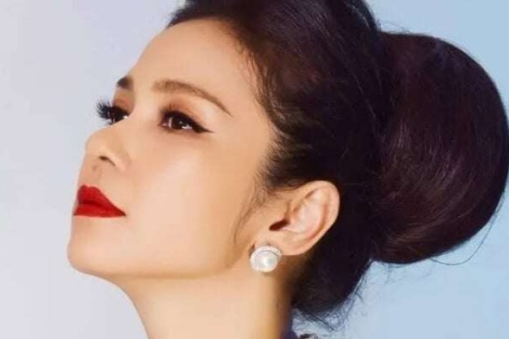 "Người đẹp Tây Đô" Việt Trinh nghẹn ngào: "Anh ra đi đột ngột, người ở lại rất sốc"