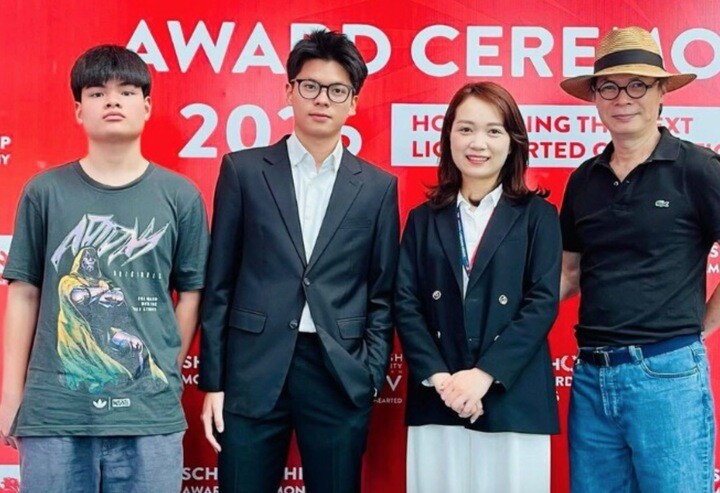 Con trai NSND Trần Lực nhận học bổng tài năng ở trường đại học quốc tế nổi tiếng.