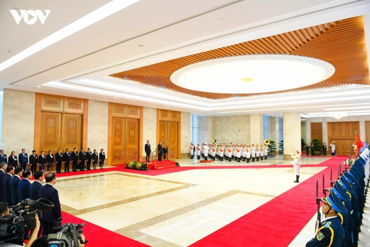 Văn phòng Chính phủ, nơi Thủ tướng Lê Minh Hưng chủ trì lễ đón Thủ tướng nước Cộng hòa Dân chủ Nhân dân Lào Sonexay Siphandone.