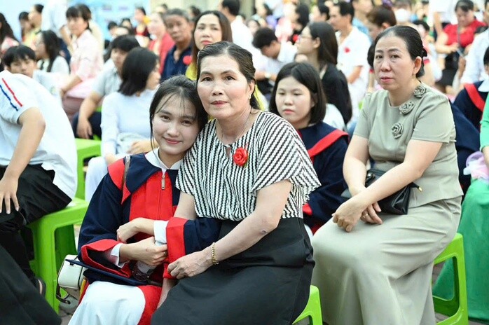 Lời dặn dò xúc động của cô hiệu trưởng trường vùng ven TPHCM - 4
