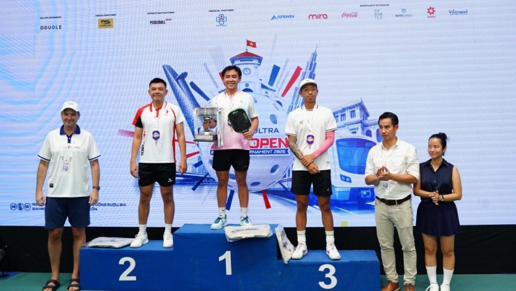 Xem giải đấu pickleball Michelob ULTRA - Châu Á Mở rộng 2026 trực tiếp và độc quyền trên FPT Play, tại: http://fptplay.vn.