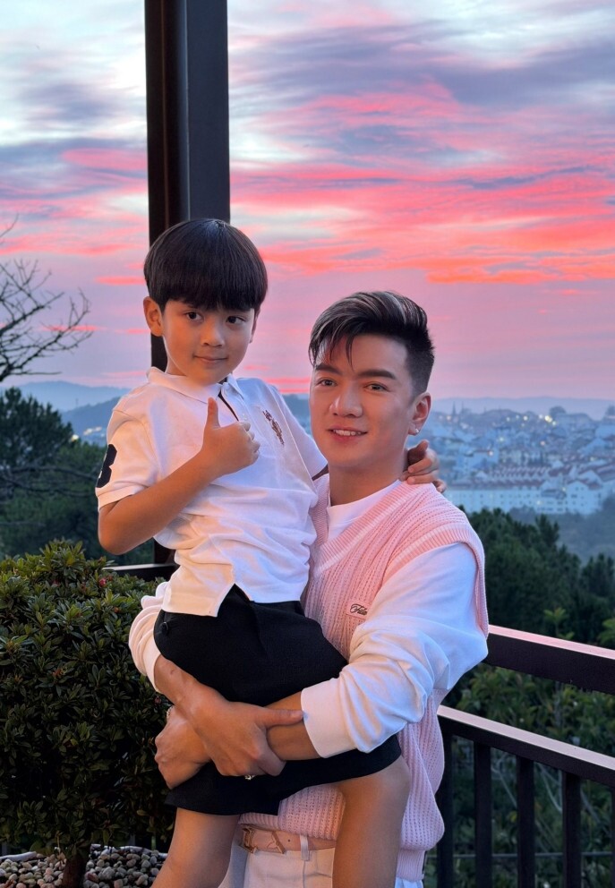 Đàm Vĩnh Hưng gọi bé Polo là "hầm trú ẩn" lớn nhất.&nbsp;