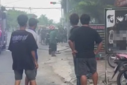 Tưới xăng đốt tiệm giặt, nam thanh niên bị bỏng nặng