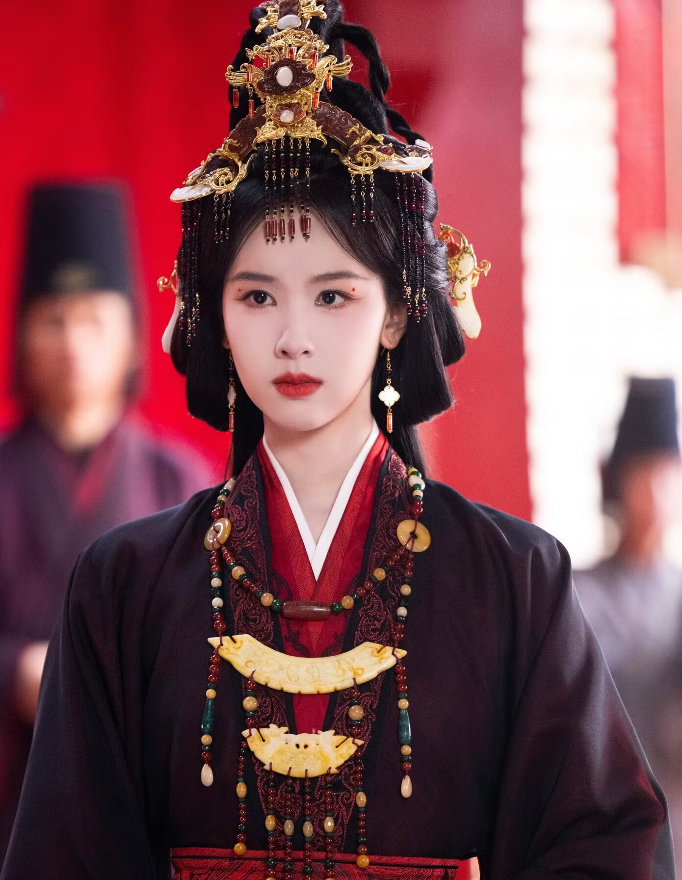 Dàn diễn viên bị chê ngoại hình non nớt, diễn kém khiến phim thiếu hấp dẫn.
