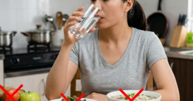 Nhịn ăn chỉ uống nước có giúp giảm cân và thải độc cơ thể?