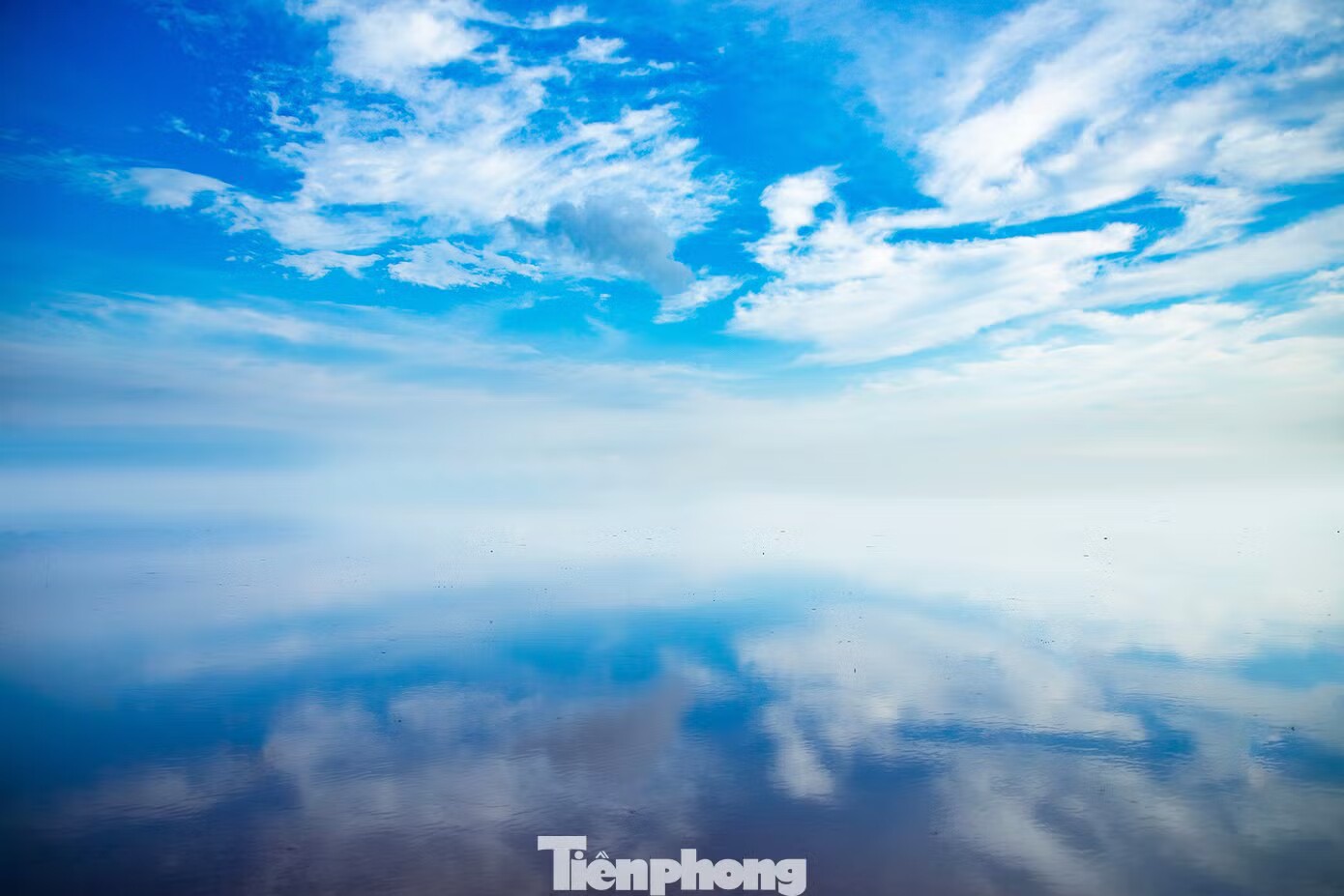 Khung cảnh 'siêu thực' trên bãi biển nổi tiếng Hưng Yên - 11
