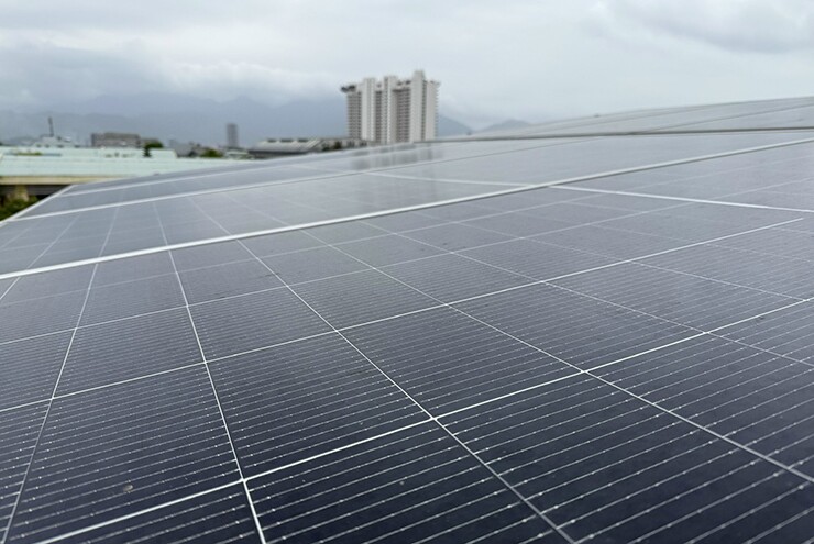 Nếu công suất ngôi nhà tiêu thụ khoảng 600 kWh/tháng, việc bắt đầu lắp đặt điện mặt trời là hợp lý.