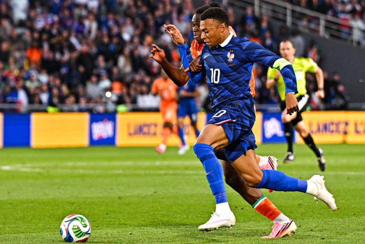 Mbappe phản ứng khi hình ảnh bị sử dụng cho quảng bá cá cược. Ảnh: FFF