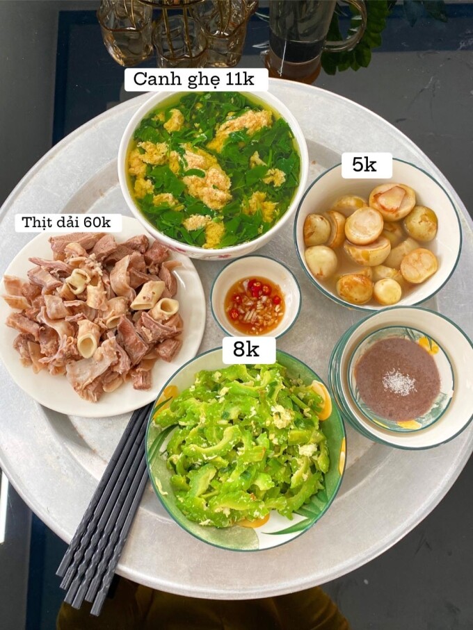 Mâm cơm gia đình chỉ 84.000 đồng của Kim Thoa.