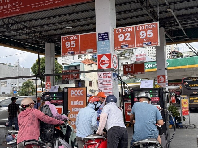 Cây xăng trên đường Điện Biên Phủ, phường Thạnh Mỹ Tây, TPHCM