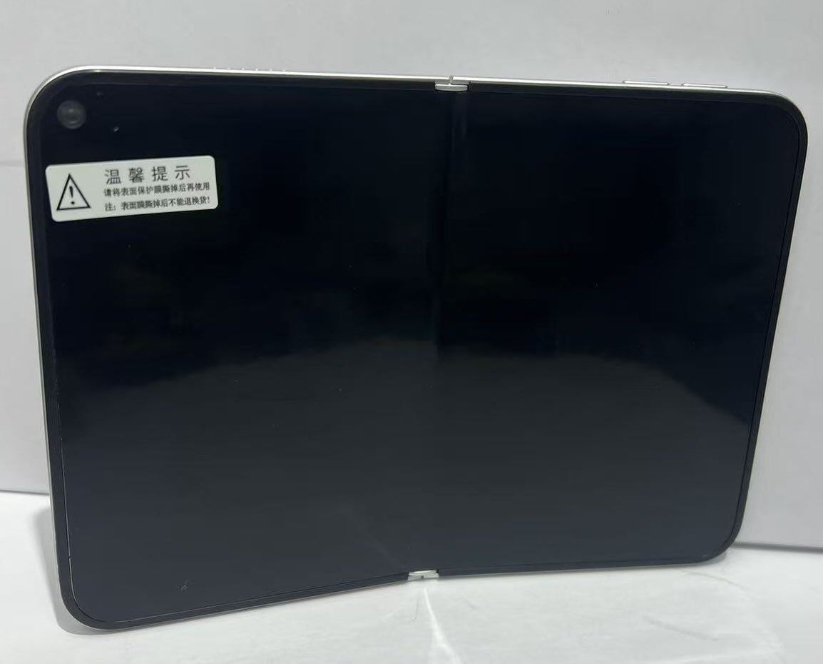 Mô hình iPhone Ultra được chia sẻ bởi Sonny Dickson.