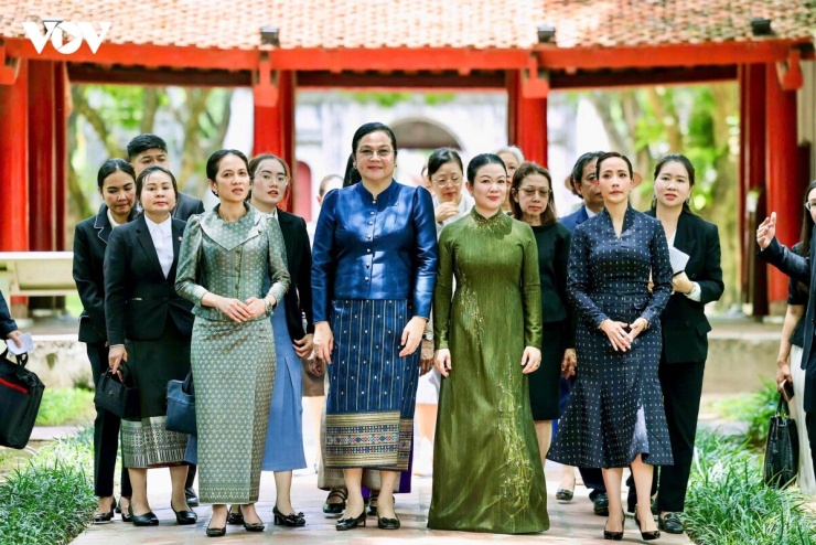 Tại Văn Miếu - Quốc Tử Giám, bày tỏ vui mừng khi gặp Phu nhân các Thủ tướng Lào, Campuchia và Thái Lan, Phu nhân Đào Thị Bích Thủy tin tưởng hoạt động lần này không chỉ là cơ hội để cùng tìm hiểu thêm về đất nước, con người và văn hóa của nhau mà còn góp phần vun đắp tình hữu nghị, sự gắn bó và tin cậy giữa nhân dân các nước.