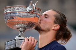 Zverev vào ngôi đền huyền thoại tennis: 7 dây chằng đứt, 2 xương gãy và 125 trận thắng