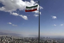 Iran phóng tên lửa vào Israel