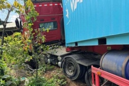 Vụ container tông xe công nông làm 4 người tử vong ở Lâm Đồng: Tài xế mất, trách nhiệm bồi thường thuộc về ai?
