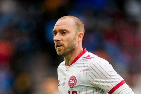 Eriksen đổ gục xuống sân trong trận giao hữu Đan Mạch - Ukraine