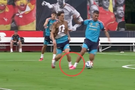 Gavi vào bóng thô bạo khiến Rodri đau đớn, tuyển TBN có biến trước World Cup