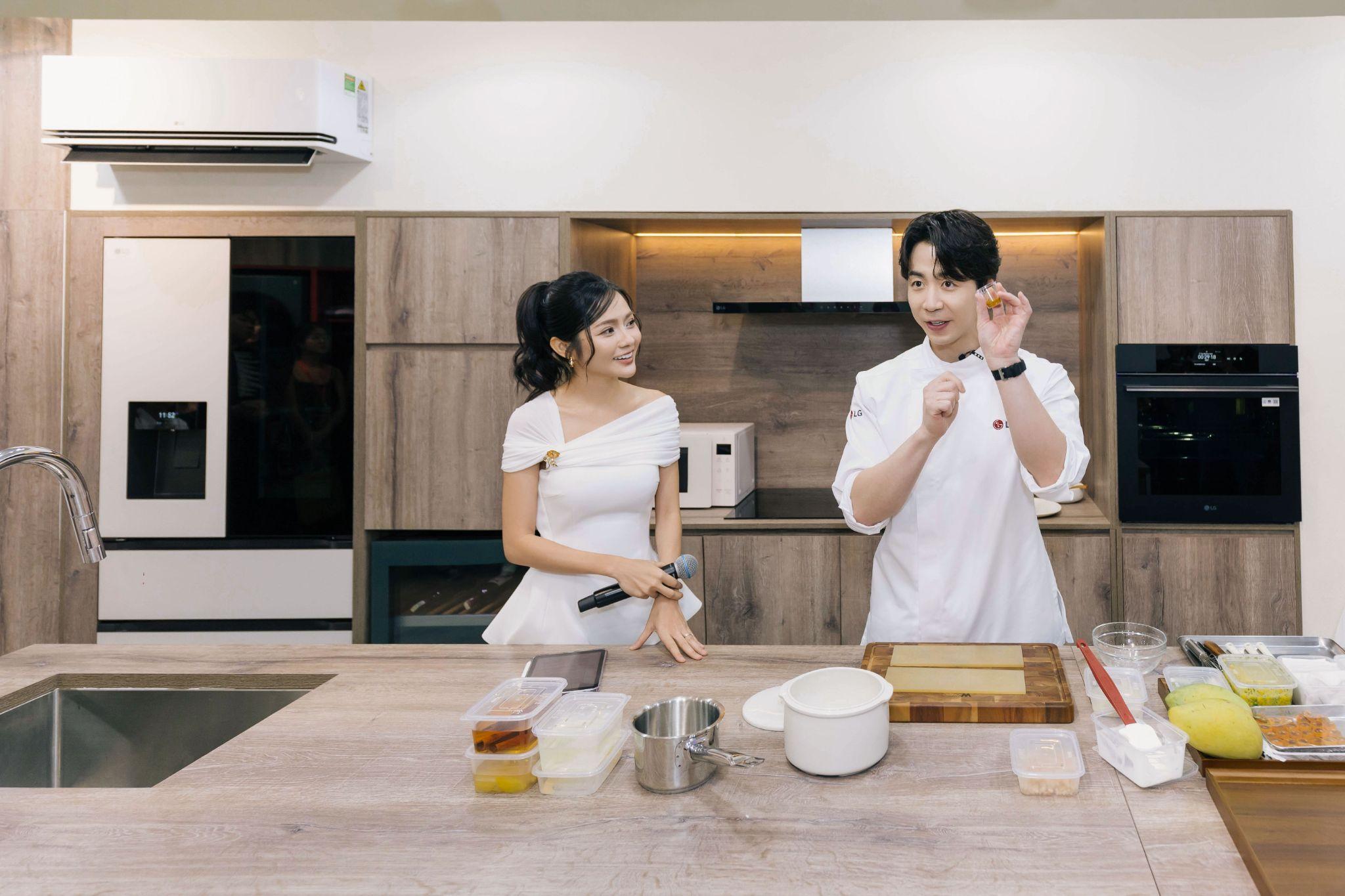 Quản lý toàn bộ căn bếp liền mạch thông qua ứng dụng LG ThinQ, giúp kiểm soát hành trình nấu nướng dễ dàng.