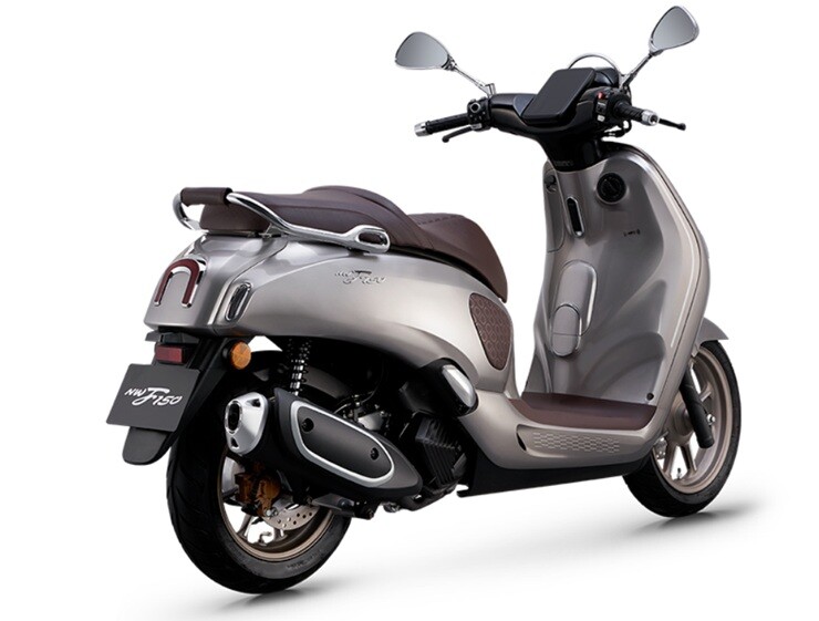 Honda ra mắt xe ga mới với radar điểm mù, trang bị đáng gờm hơn SH - 5