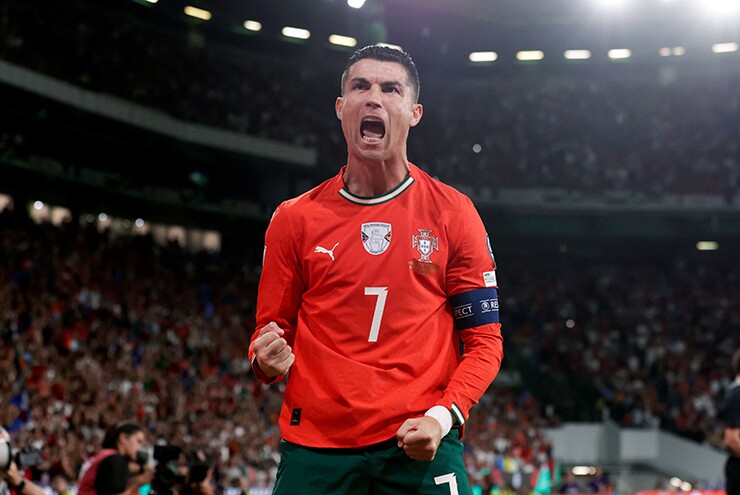 Tỷ phú Ronaldo vượt mốc 2 tỷ USD, độc chiếm đỉnh cao thể thao thế giới