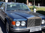 Dàn xe Rolls-Royce cổ đỗ lì nhiều tháng trên phố, cư dân khu nhà giàu bất lực