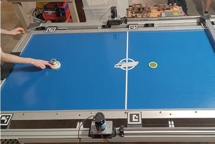 Bí mật đằng sau chú robot vừa ra đời đã thành cao thủ khúc côn cầu bàn