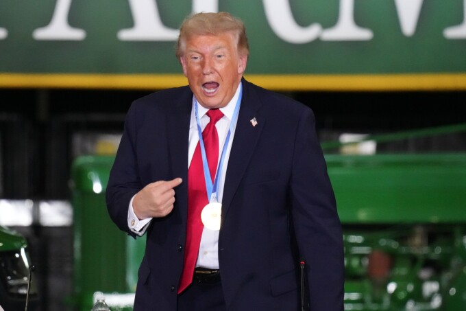 Tổng thống Mỹ Donald Trump tại sự kiện ở Wisconsin ngày 5/6, trước khi trả lời phỏng vấn độc quyền cùng chương trình Meet The Press của NBC. Ảnh: AP