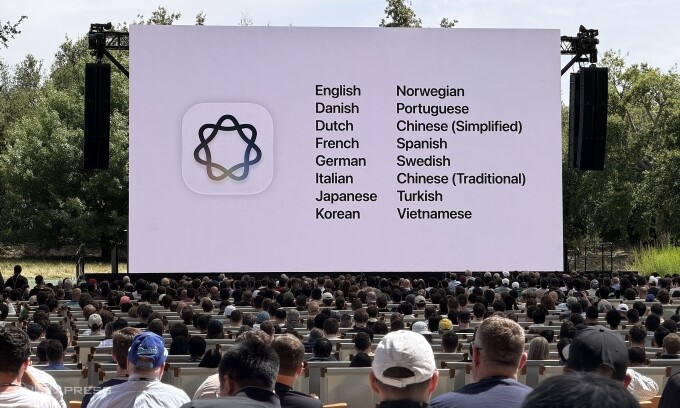 Tiếng Việt nằm trong 16 ngôn ngữ đầu tiên mà Apple Intelligence mới hỗ trợ, được công bố tại sân khấu WWDC 2026. Ảnh: Tuấn Hưng