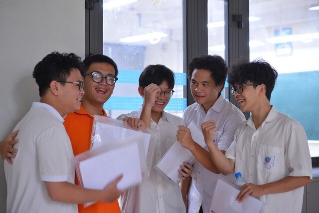 Vì sao thí sinh được khuyên mặc gọn gàng khi dự thi tốt nghiệp THPT? - 1
