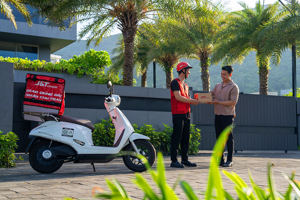  Một lần chia sẻ, thêm nhiều người biết đến giải pháp gửi hàng tiện lợi.