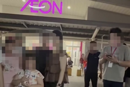 Cần làm rõ dấu hiệu hình sự trong vụ nữ khách hàng bị 'trấn áp' tại Aeon Mall Long Biên