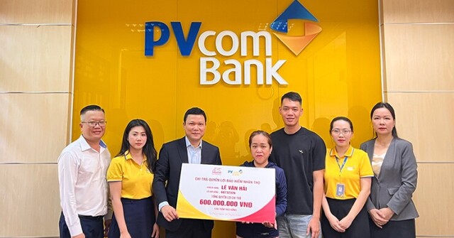 Generali Việt Nam và PVcomBank thực hiện cam kết với khách hàng, chi trả hơn 1 tỷ đồng quyền lợi bảo hiểm
