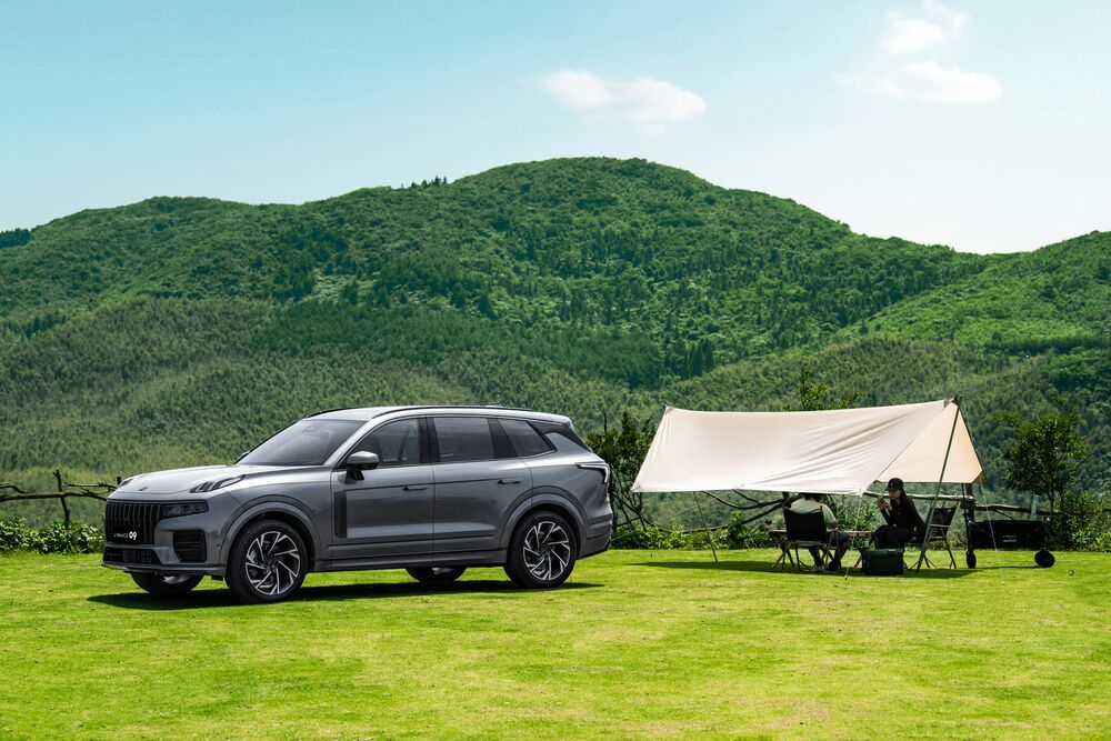 Khách mua những mẫu SUV gia đình cỡ lớn như Lynk &amp; Co 08 hay 09 cũng nhận nhiều ưu đãi lớn
