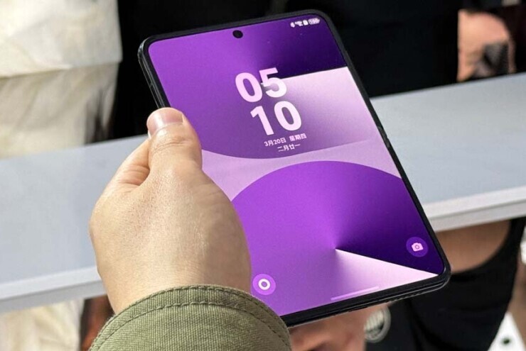 Huawei phát triển smartphone màn hình rộng không gập, pin 7.000 mAh