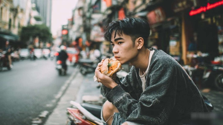 Suốt những năm tuổi trẻ, tôi không có thời gian, không có tiền bạc, sức lực hay tâm trí để dành cho chuyện theo đuổi hay yêu đương.&nbsp;