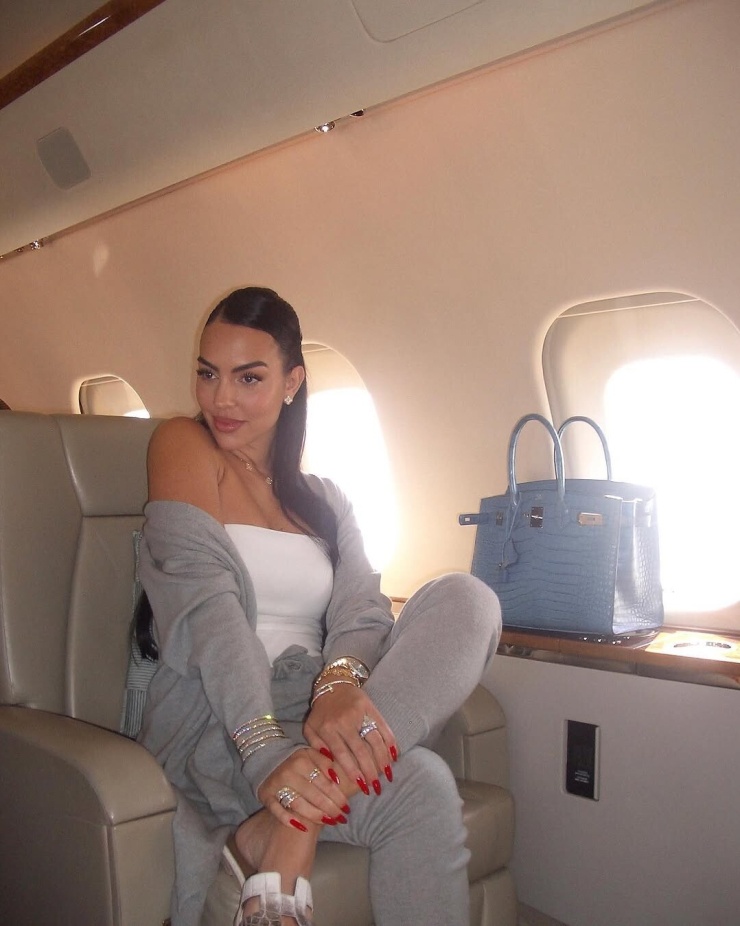 Loạt túi Hermes triệu đô của vị hôn thê C. Ronaldo - 1