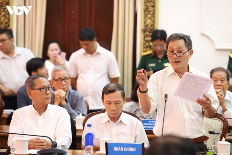 Tỷ Huỳnh)