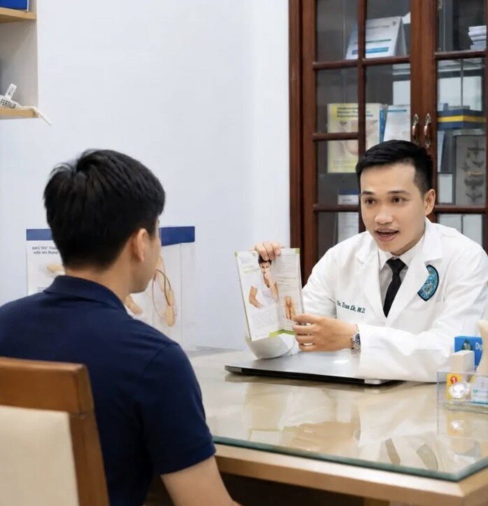 TS-BS Lê Vũ Tân, Bệnh viện Bình Dân, tư vấn cho bệnh nhân