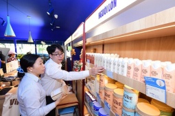 Vinamilk đón thế hệ “đồng niên” tham quan nhà máy với lời hứa chăm sóc sức khỏe bằng dinh dưỡng chất lượng