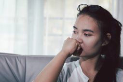 Bị mẹ chồng trách mắng khi xin lại vàng cưới
