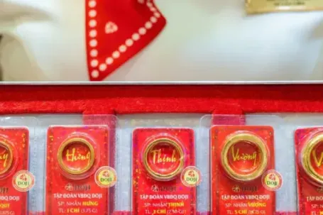 Giá vàng giảm rất mạnh
