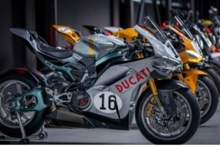 Collezione 100 ra mắt 10 mẫu mô tô Ducati phiên bản giới hạn tôn vinh 100 năm