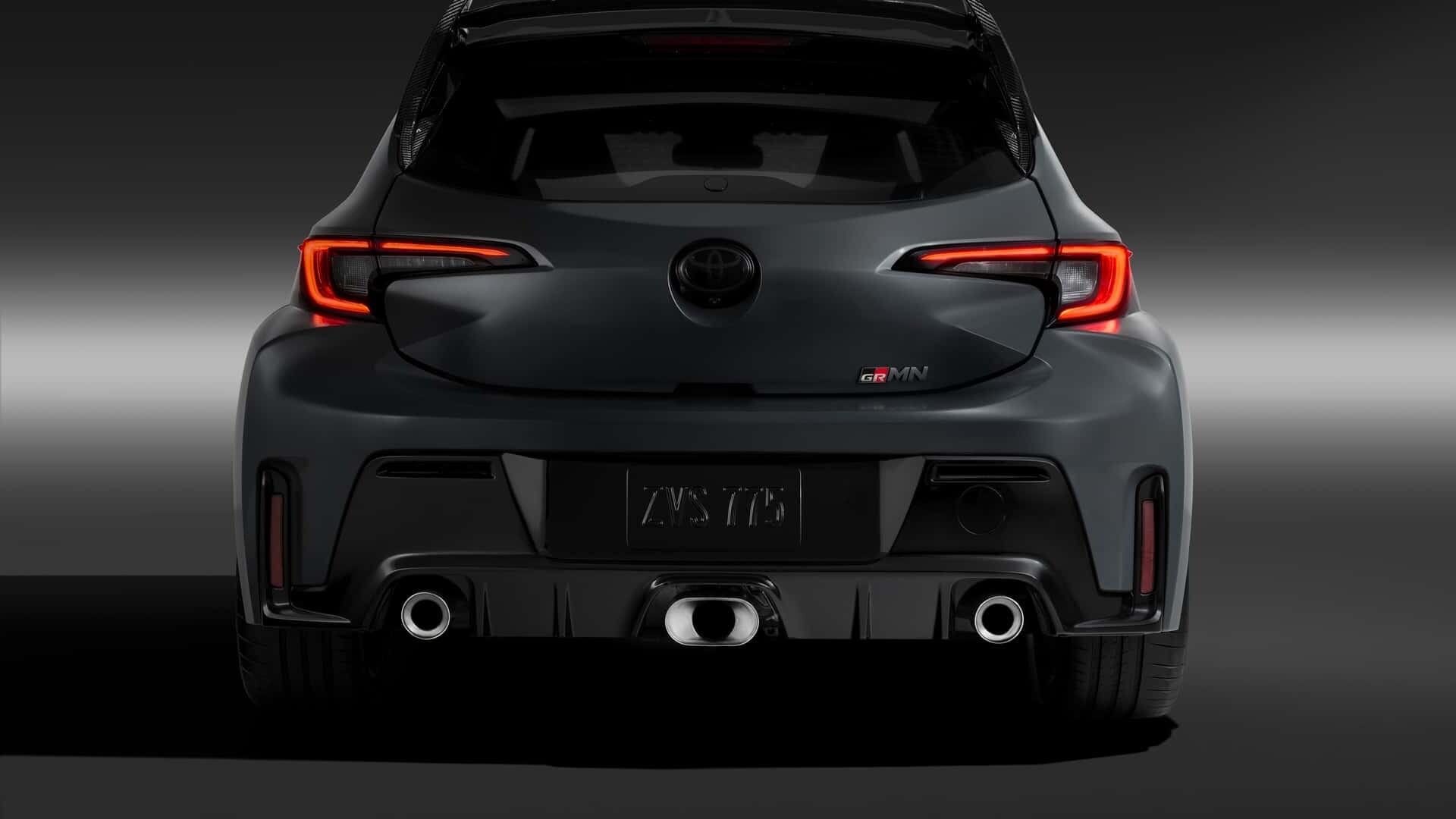 Đây là mẫu xe đánh dấu sự trở lại của logo "Masters of Nürburgring" huyền thoại.