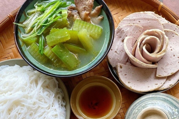 7 mâm cơm gia đình ngày hè giản dị, đủ dinh dưỡng