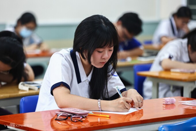 Thí sinh TP HCM thi tốt nghiệp THPT 2025. Ảnh: Quỳnh Trần