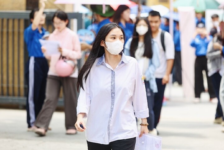 Các chuyên gia đánh giá đề Văn năm nauy bám sát thời sự, đề cao tư duy, phổ điểm phổ biến khoảng 7-8,5 điểm. (Ảnh: Minh Đức)