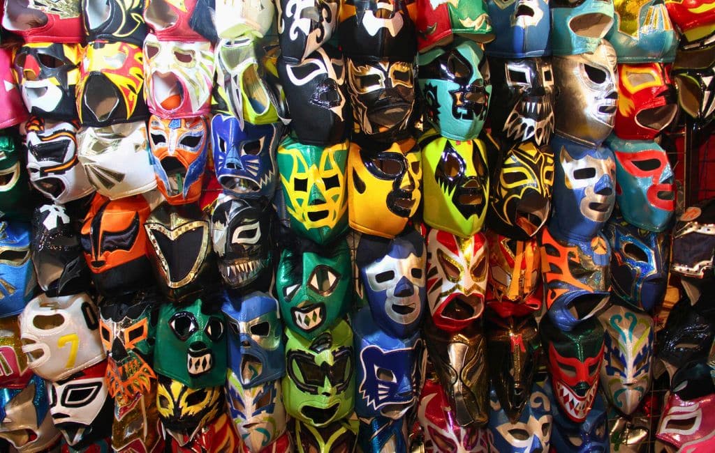 Mặt nạ được sử dụng khi tham gia đấu vật tự do Lucha Libre. Ảnh: Globe to tting