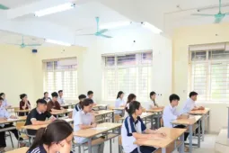 Giáo dục - Hơn 5.000 thí sinh bỏ thi Ngữ văn, 8 em bị đình chỉ