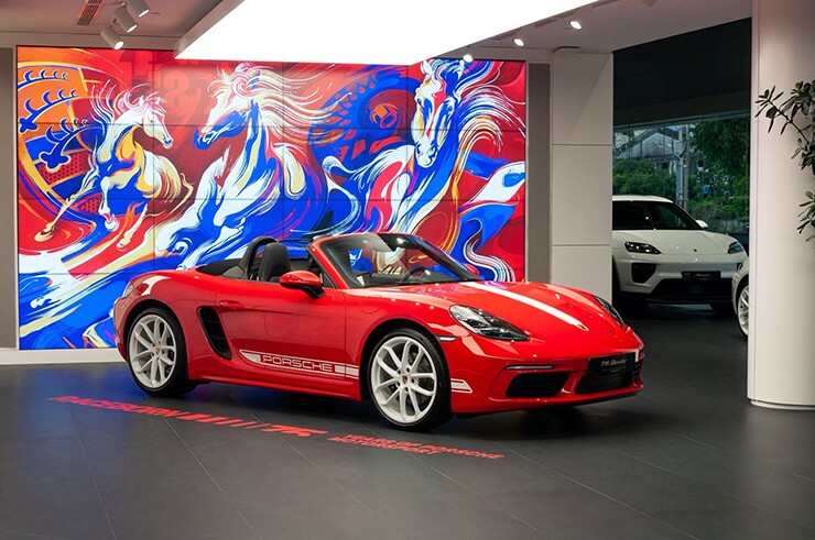 Siêu mẫu Thanh Hằng chi hơn 5 tỷ tậu Porsche 718 Boxster mừng sinh nhật sớm - 5