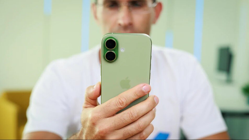 iPhone 17.